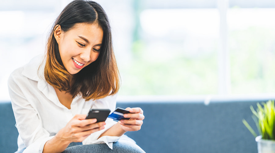 Customer Shopping on Ecommerce Site